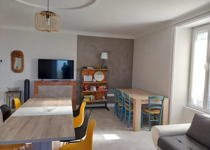 Chez Lilian & Isa - 8 Personnes Pouzauges